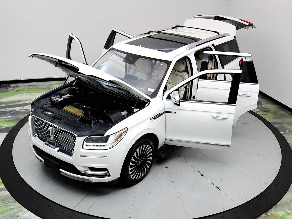 2020 Lincoln Navigator - $33,550