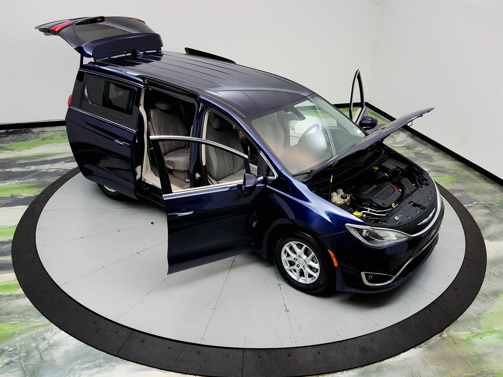 2020 Chrysler Pacifica - $12,495