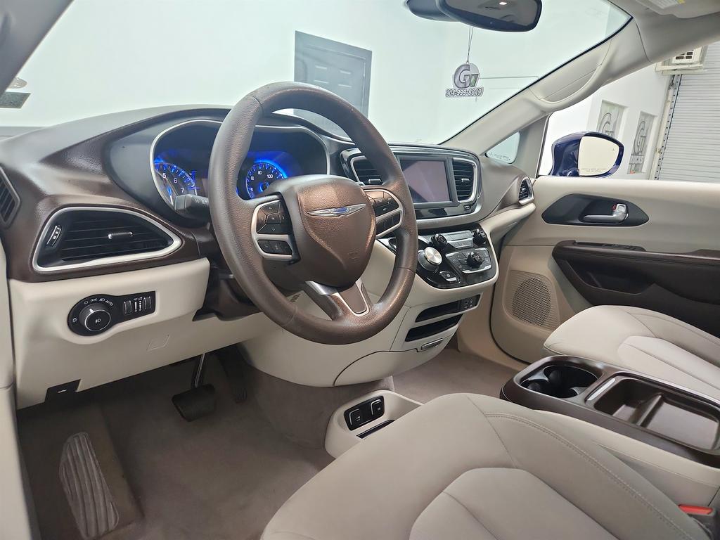 2020 Chrysler Pacifica - $12,495