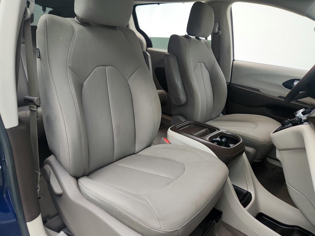 2020 Chrysler Pacifica - $12,495