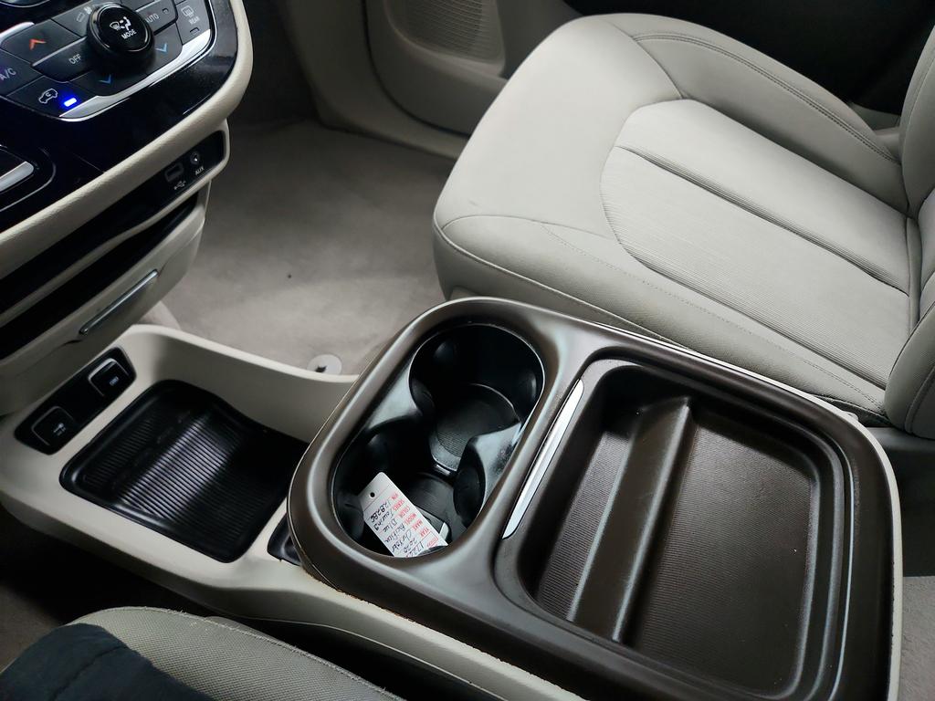 2020 Chrysler Pacifica - $12,495