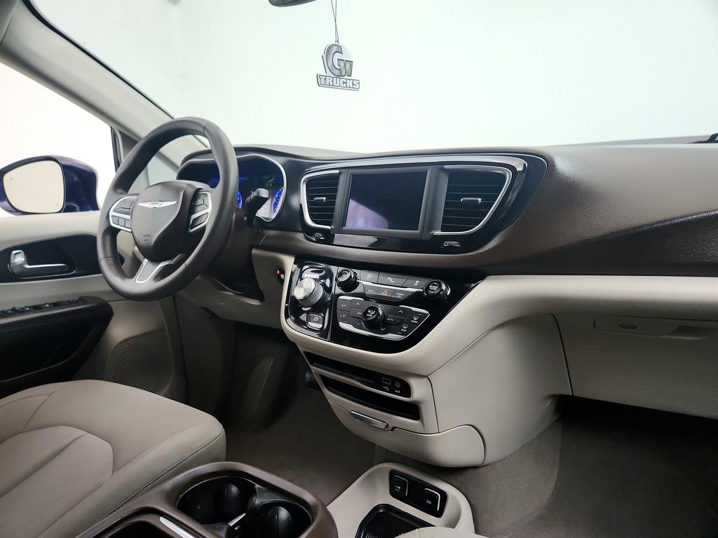 2020 Chrysler Pacifica - $12,495