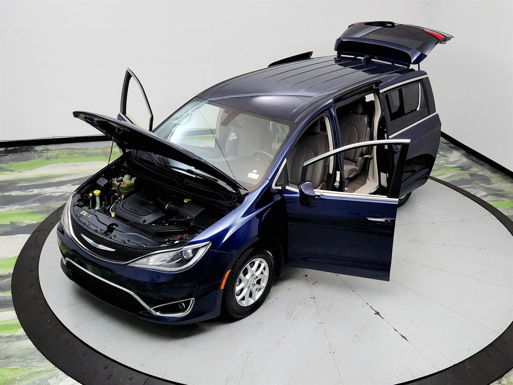 2020 Chrysler Pacifica - $12,495