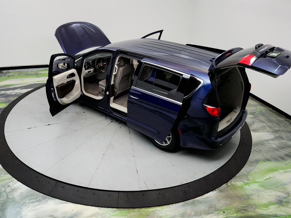 2020 Chrysler Pacifica - $12,495