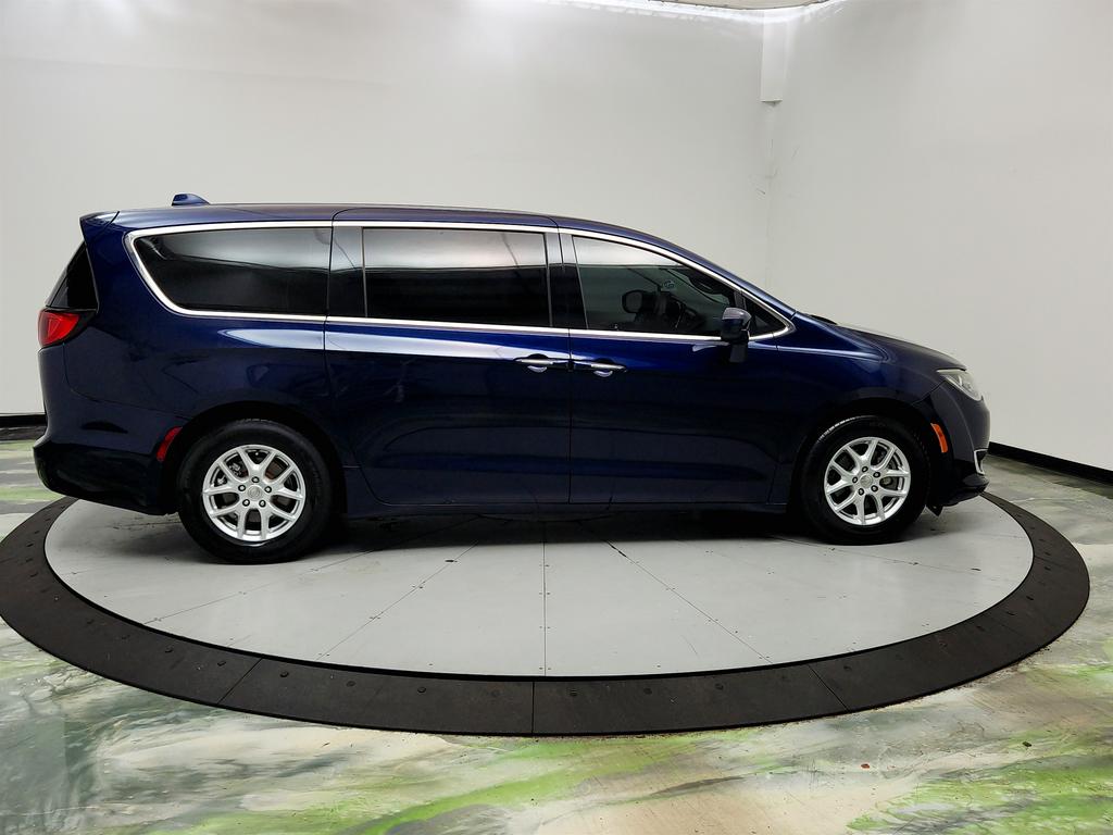 2020 Chrysler Pacifica - $12,495