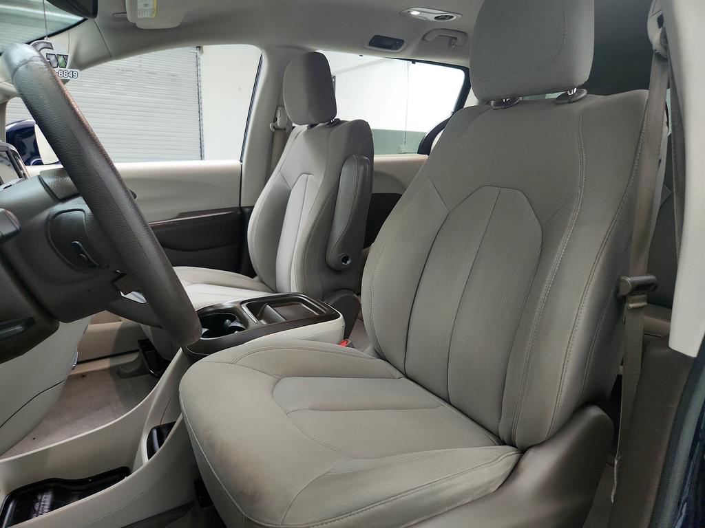 2020 Chrysler Pacifica - $12,495