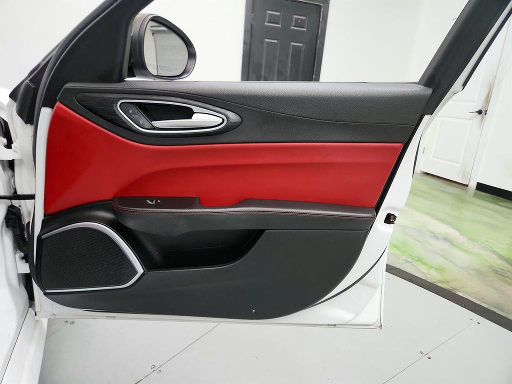 2020 Alfa Romeo Giulia - $11,350