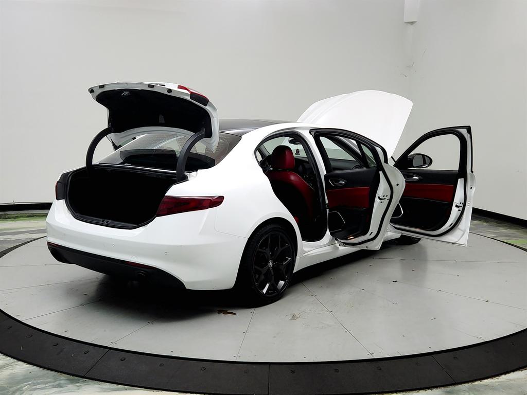 2020 Alfa Romeo Giulia - $11,350