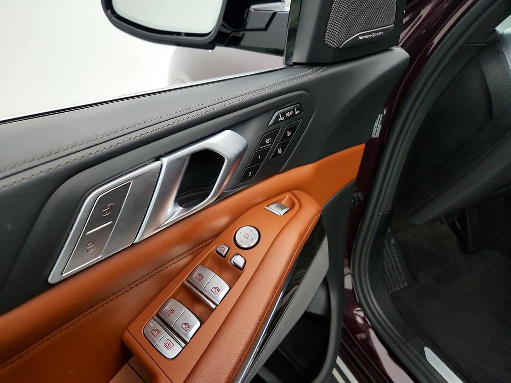 2020 BMW X7 - $34,945