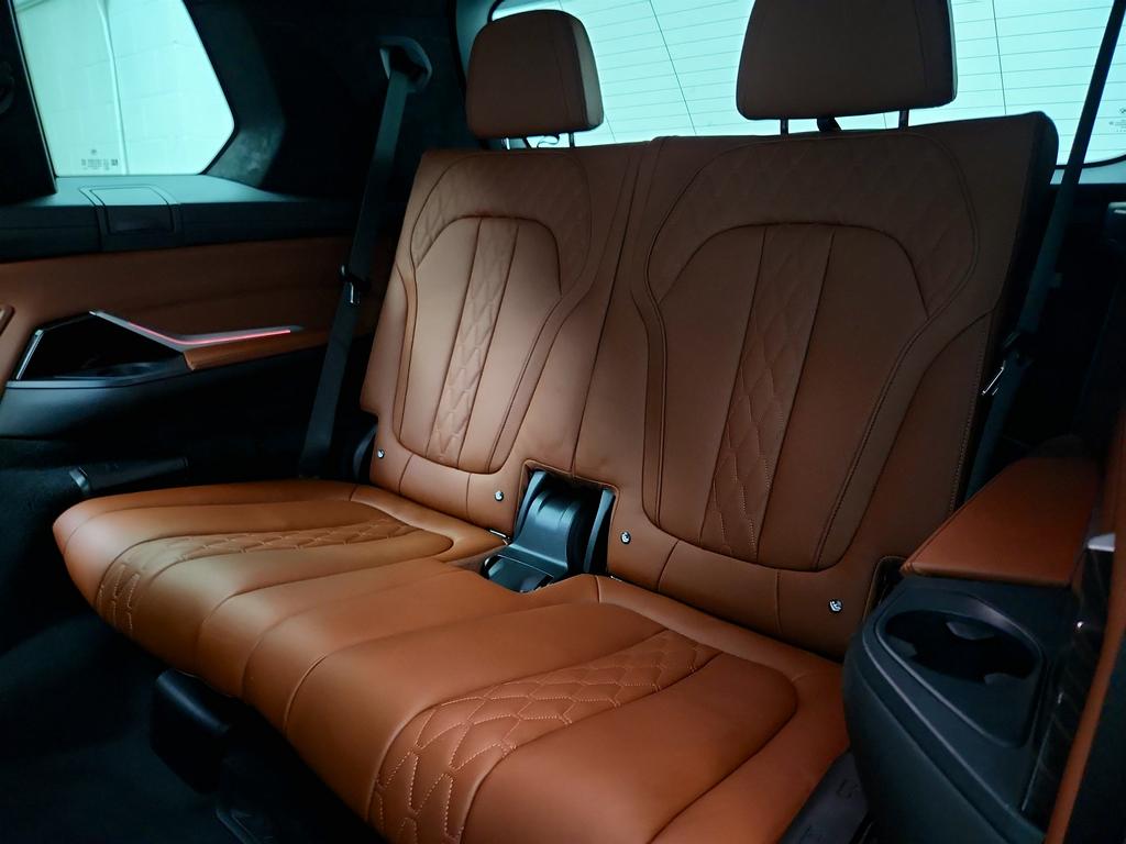 2020 BMW X7 - $34,945