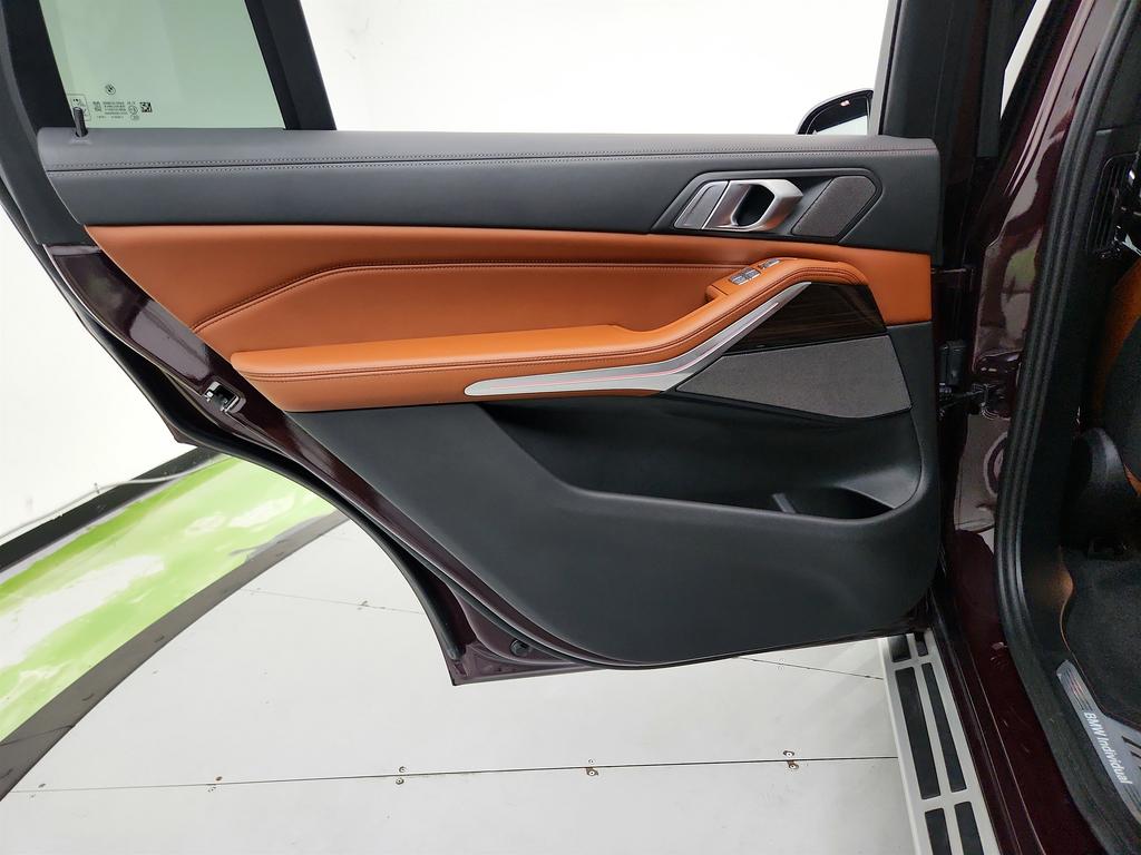 2020 BMW X7 - $34,945