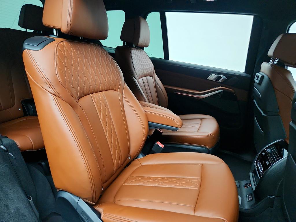 2020 BMW X7 - $34,945