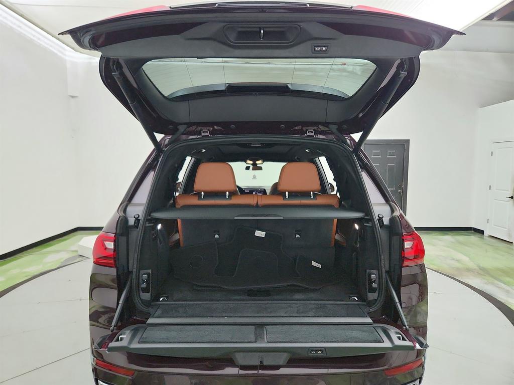 2020 BMW X7 - $34,945