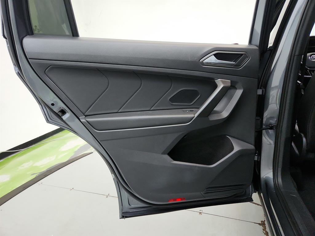 2021 Volkswagen Tiguan - $13,350