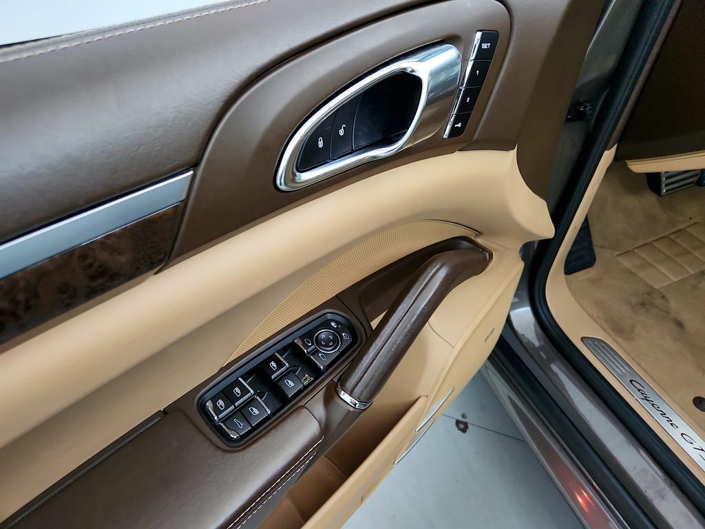 2016 Porsche Cayenne - $23,750