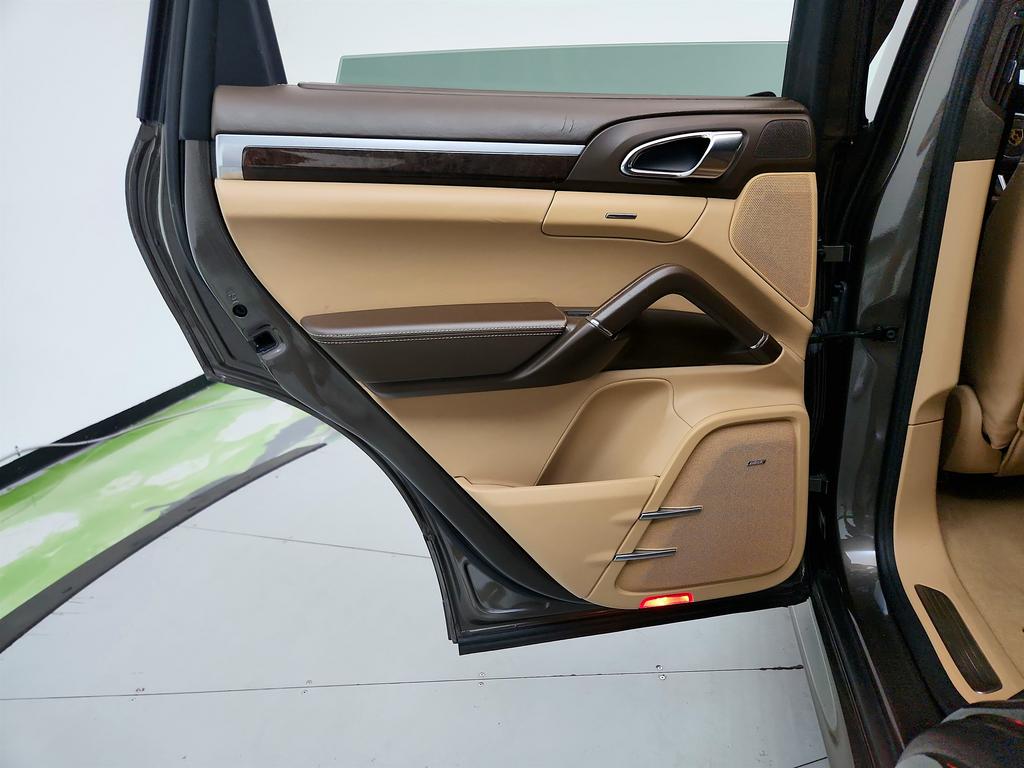 2016 Porsche Cayenne - $23,750