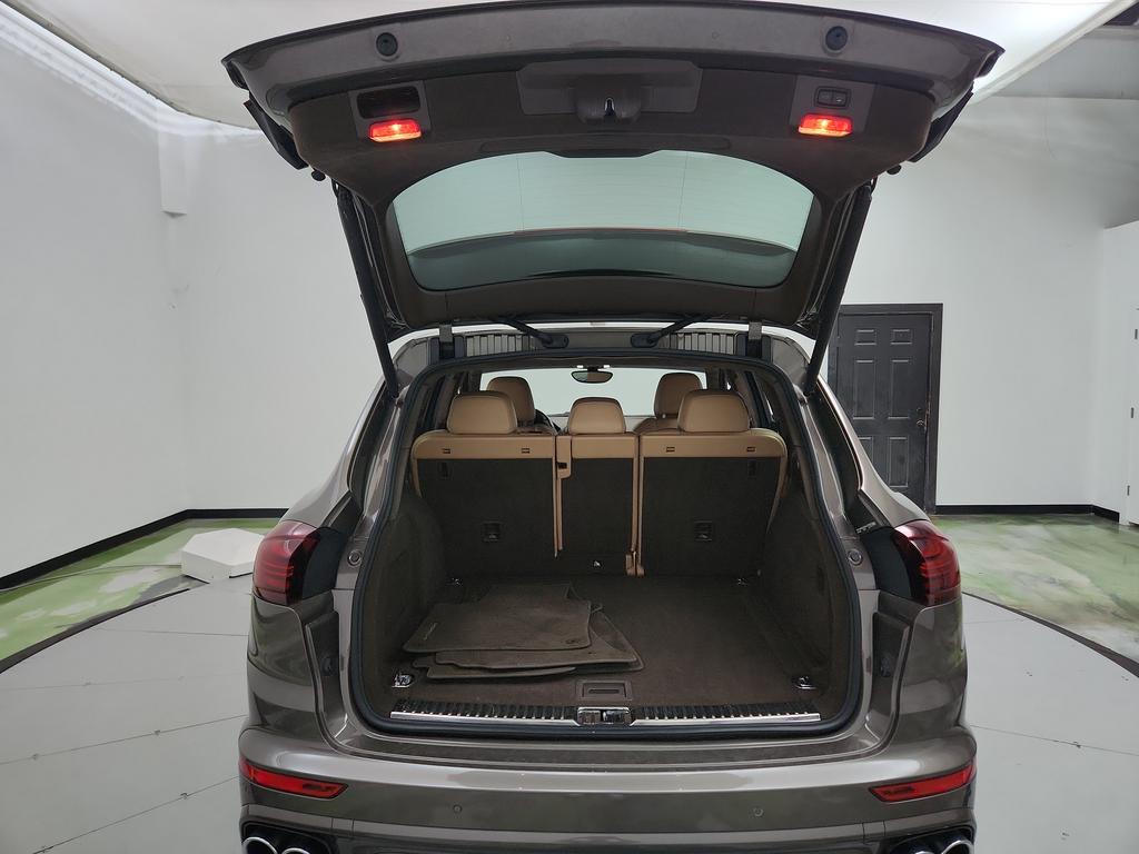 2016 Porsche Cayenne - $23,750