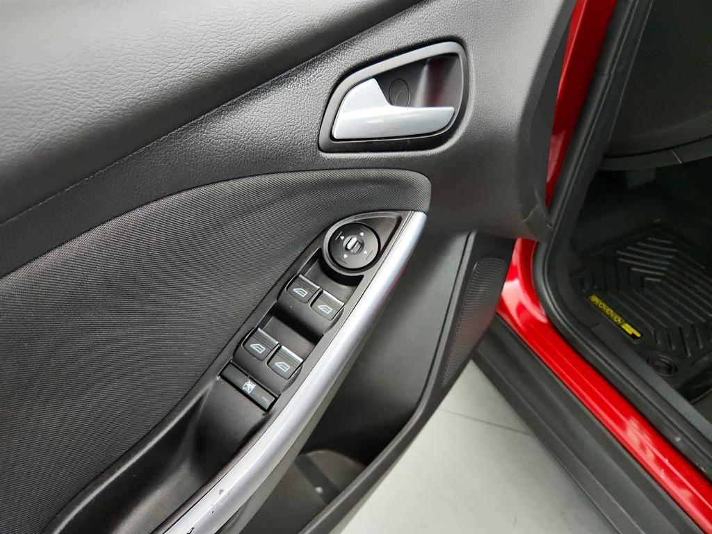 2012 Ford Focus - $4,750
