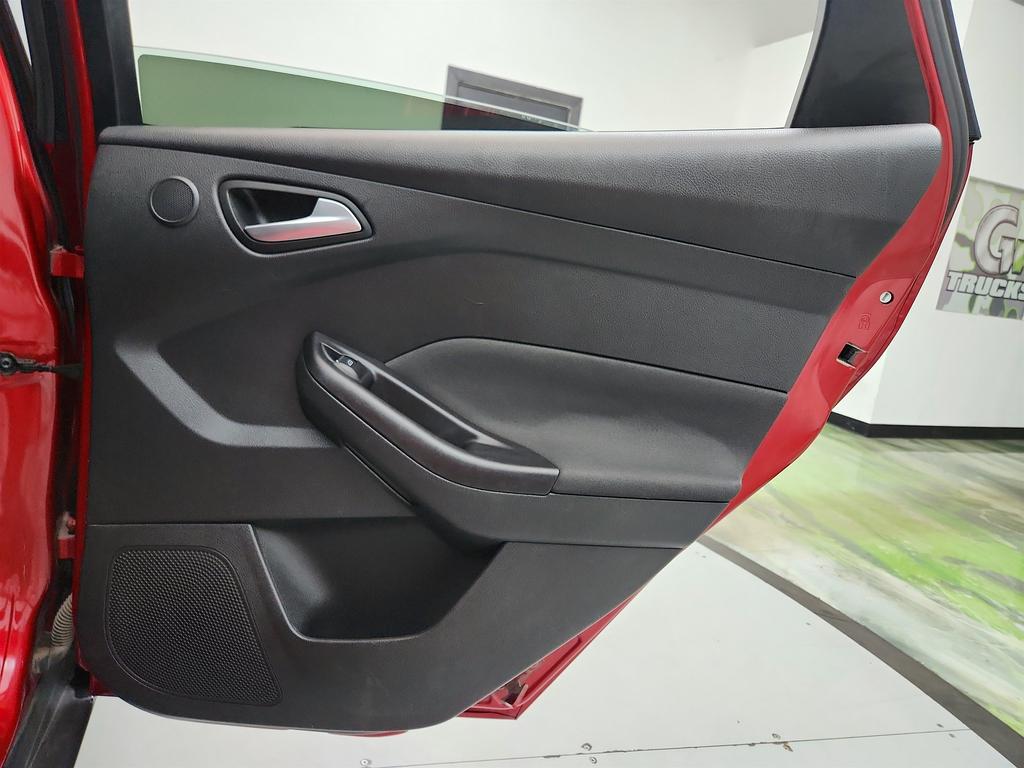 2012 Ford Focus - $4,750