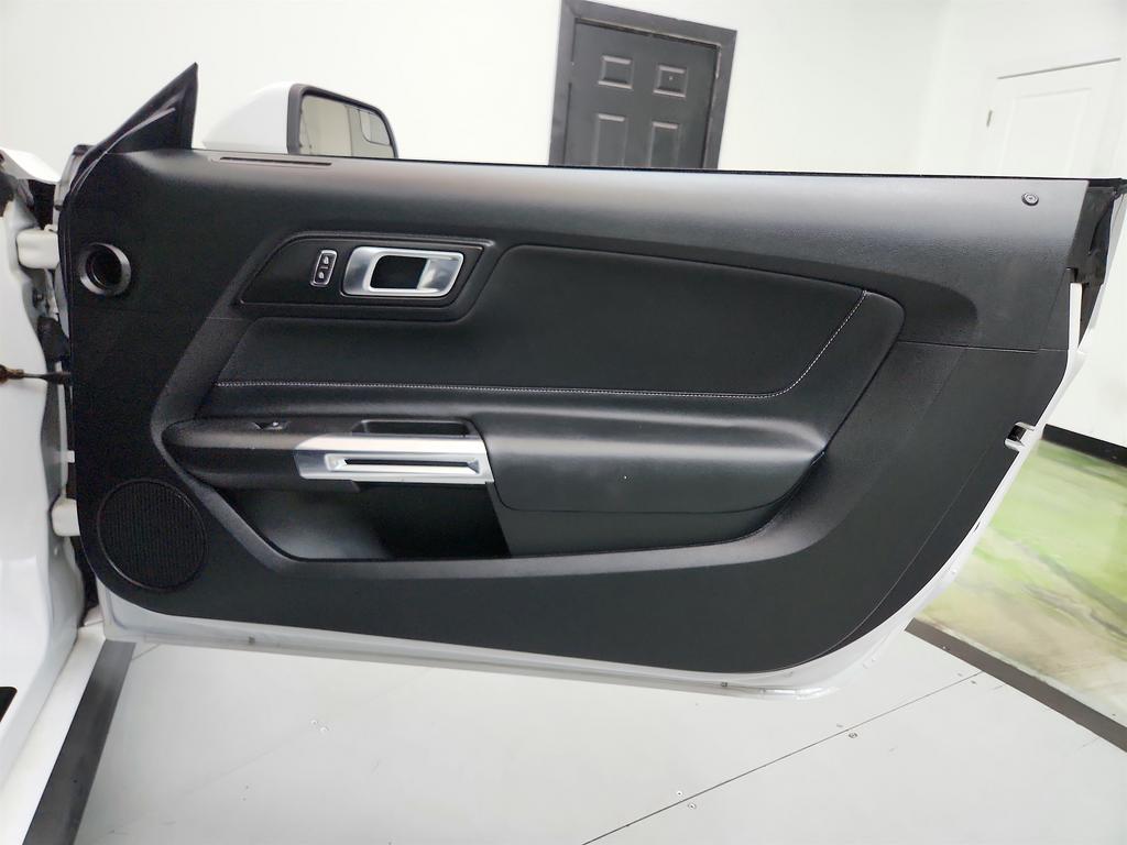 2020 Ford Mustang - $27,350
