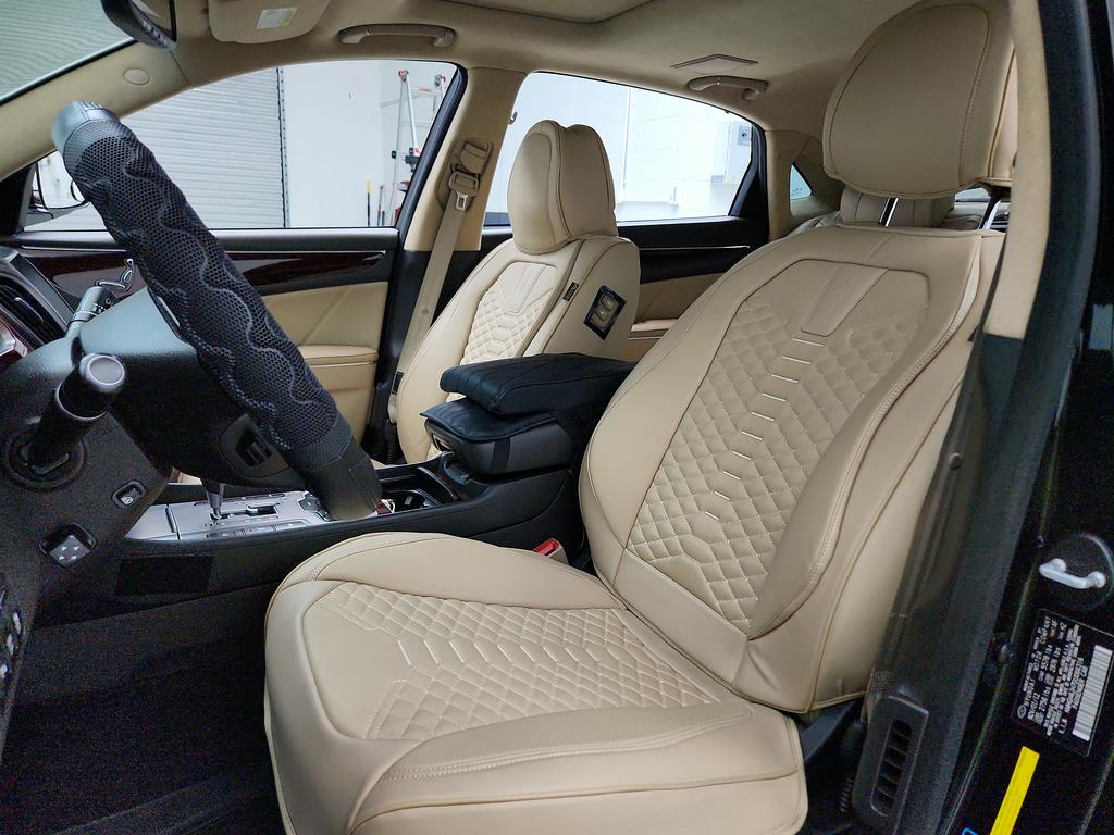 2013 Hyundai Equus - $9,950