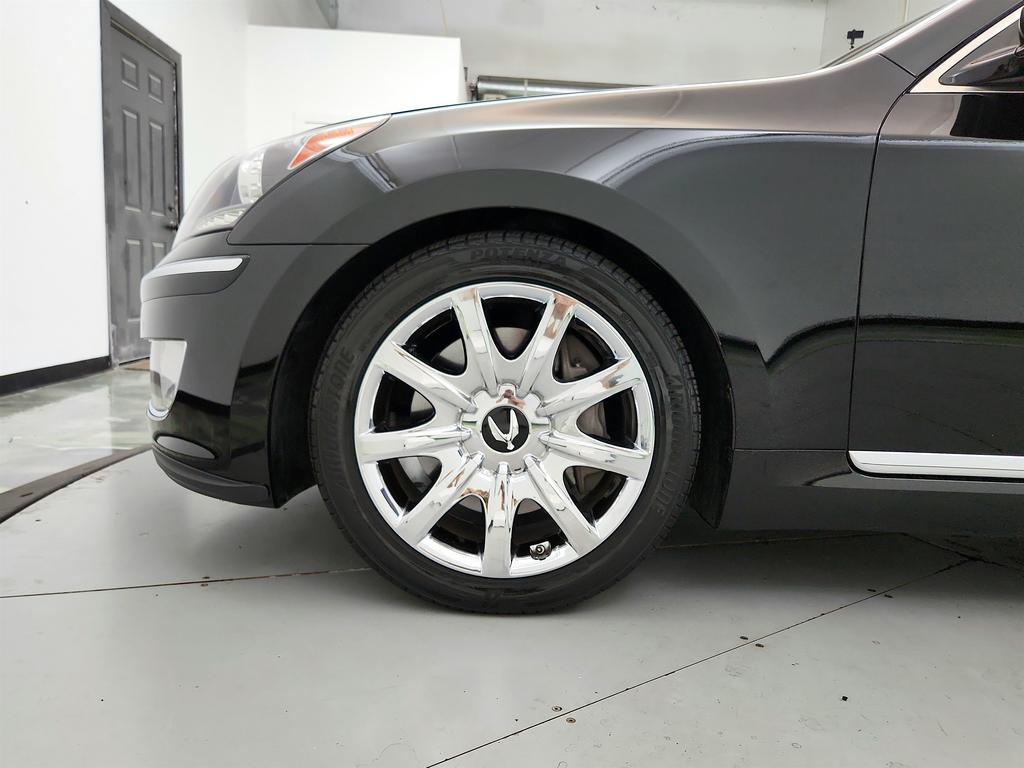 2013 Hyundai Equus - $9,950