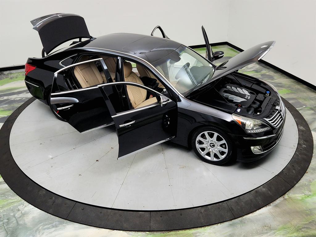 2013 Hyundai Equus - $9,950