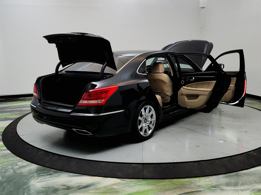 2013 Hyundai Equus - $9,950