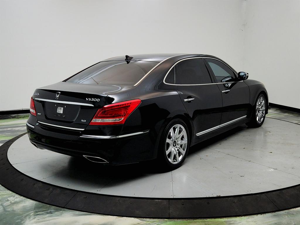 2013 Hyundai Equus - $9,950