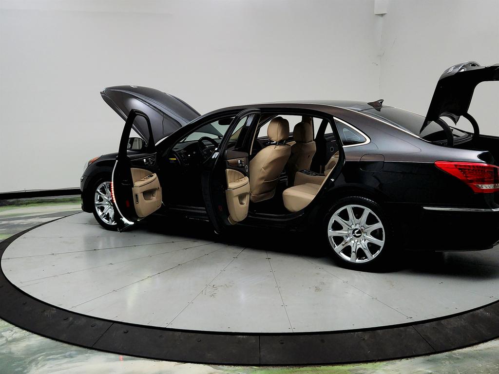 2013 Hyundai Equus - $9,950