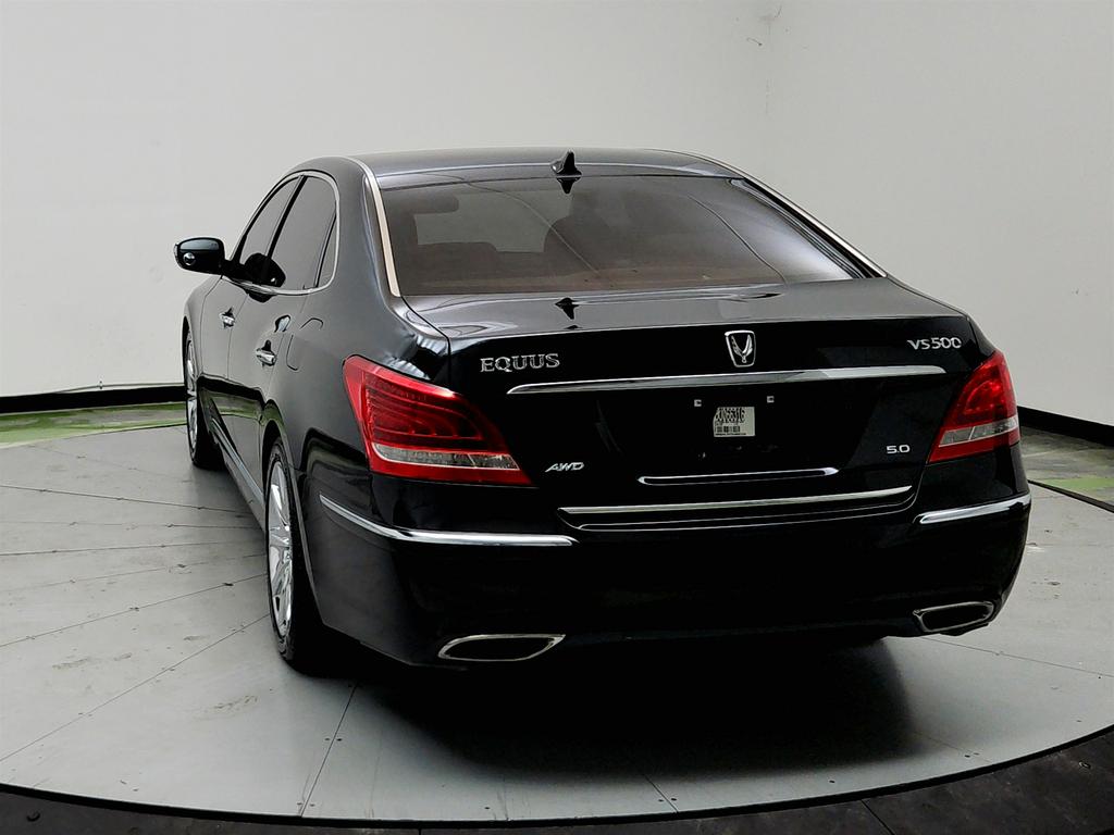 2013 Hyundai Equus - $9,950