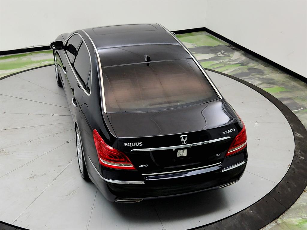 2013 Hyundai Equus - $9,950