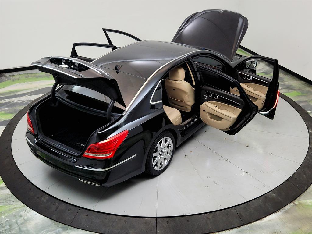 2013 Hyundai Equus - $9,950