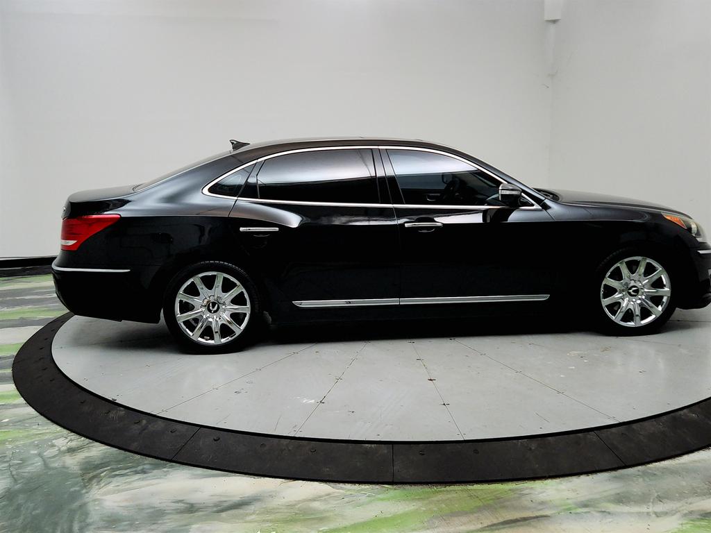 2013 Hyundai Equus - $9,950