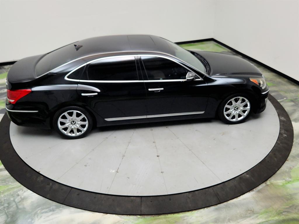 2013 Hyundai Equus - $9,950