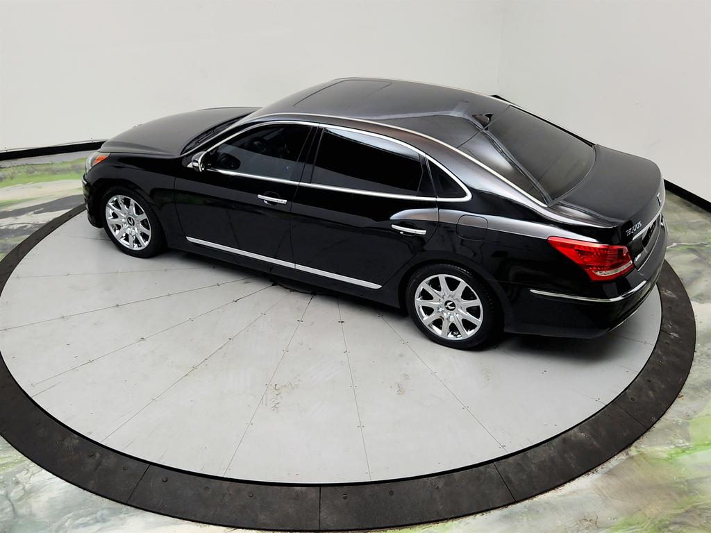 2013 Hyundai Equus - $9,950