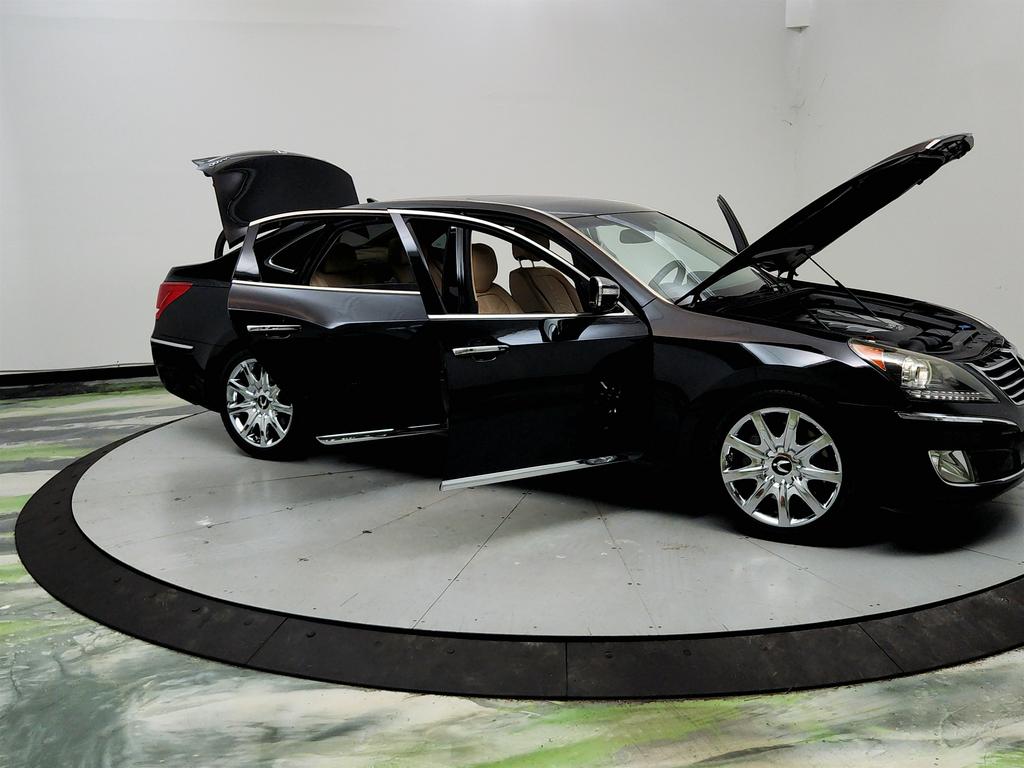 2013 Hyundai Equus - $9,950
