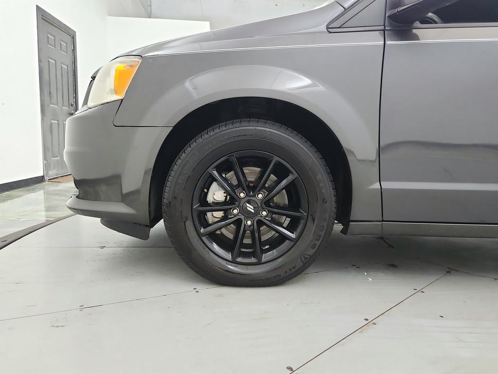 2020 Dodge Grand Caravan - $10,950