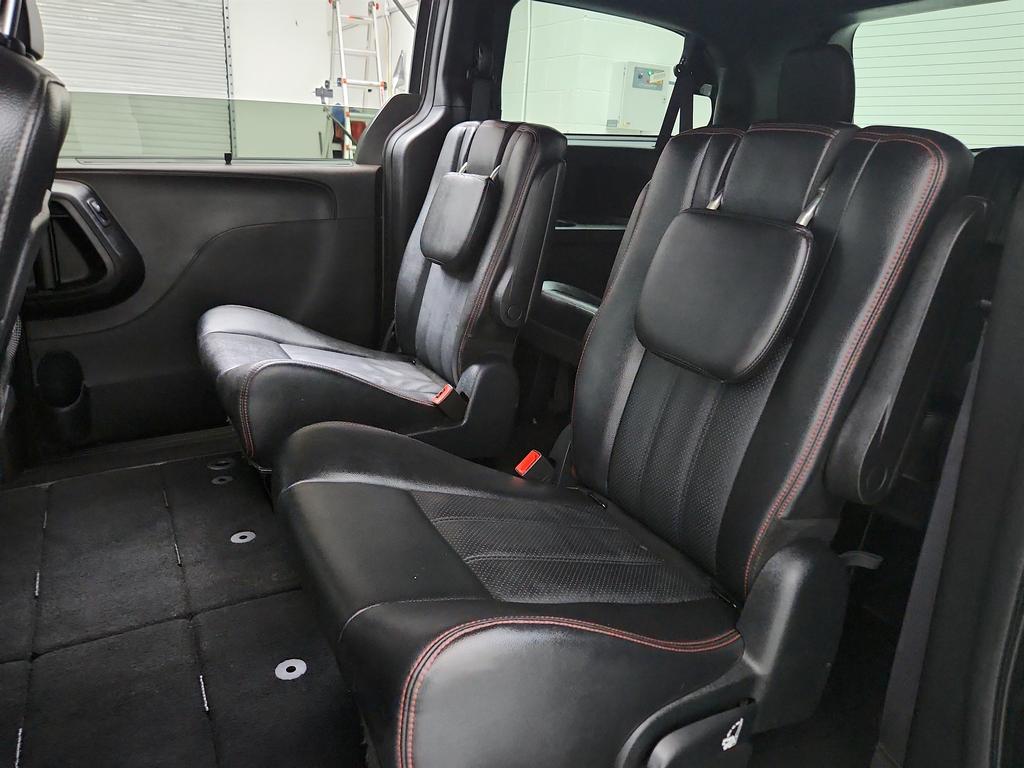 2020 Dodge Grand Caravan - $10,950