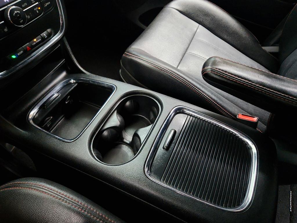 2020 Dodge Grand Caravan - $10,950