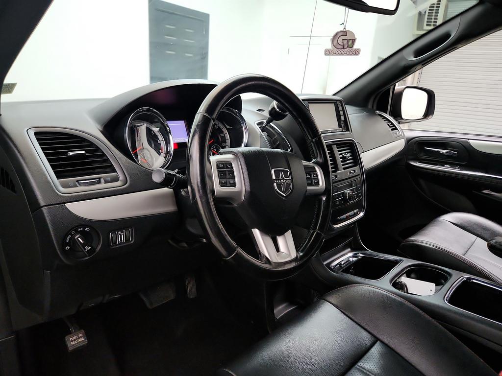 2020 Dodge Grand Caravan - $10,950