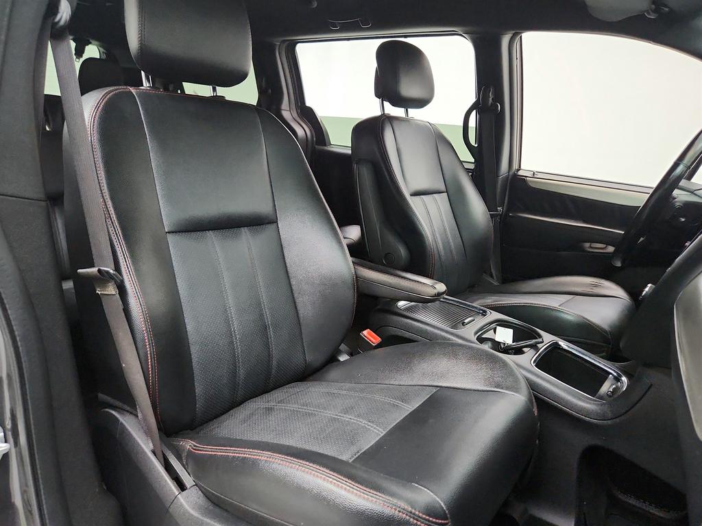 2020 Dodge Grand Caravan - $10,950