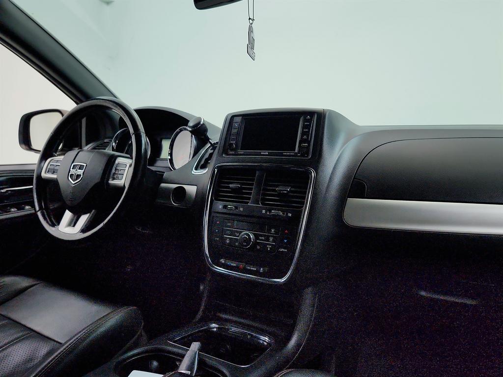 2020 Dodge Grand Caravan - $10,950