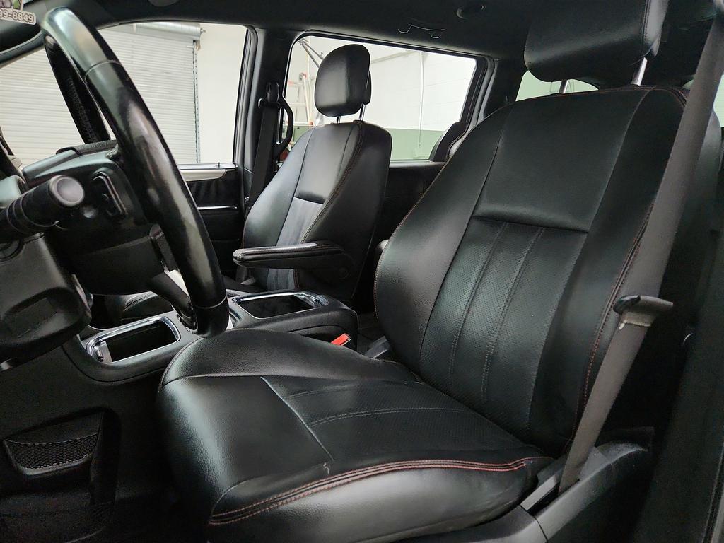 2020 Dodge Grand Caravan - $10,950