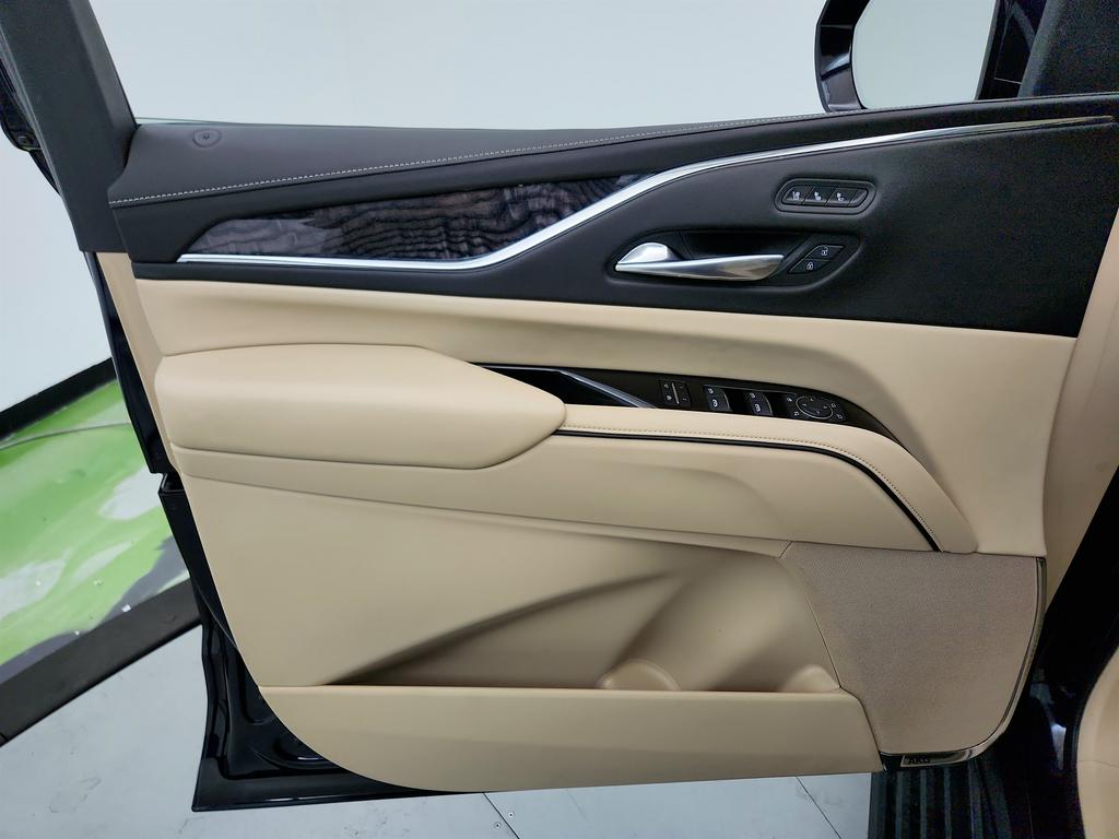 2021 Cadillac Escalade - $43,450
