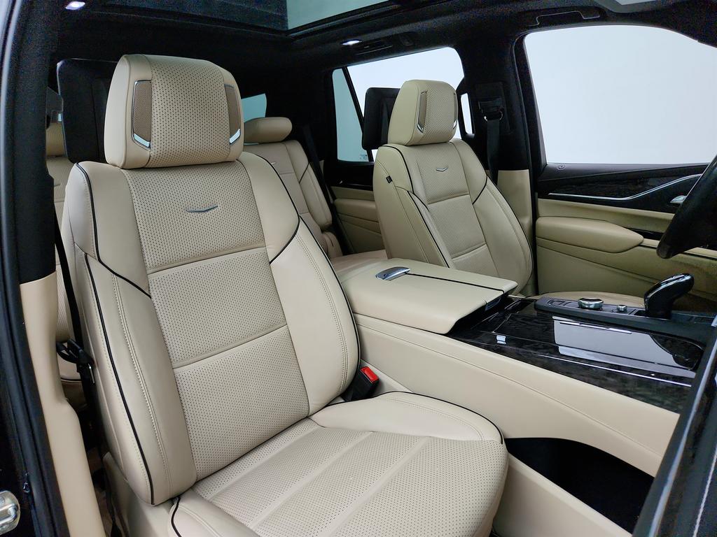 2021 Cadillac Escalade - $43,450