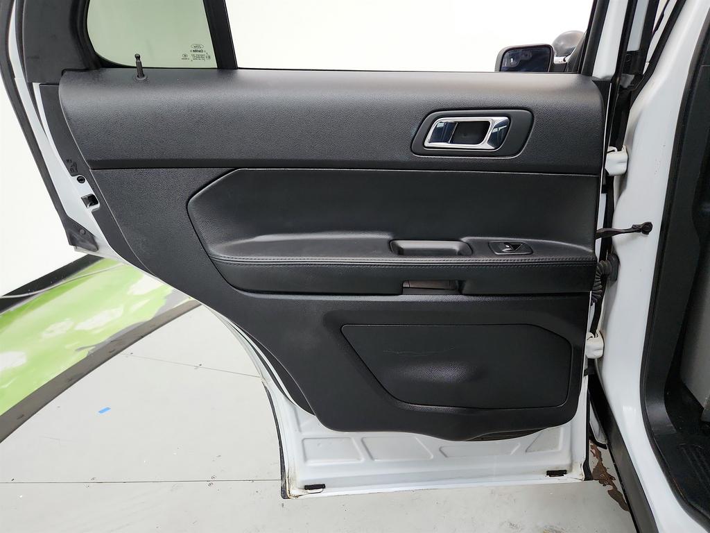 2017 Ford Explorer - $10,500