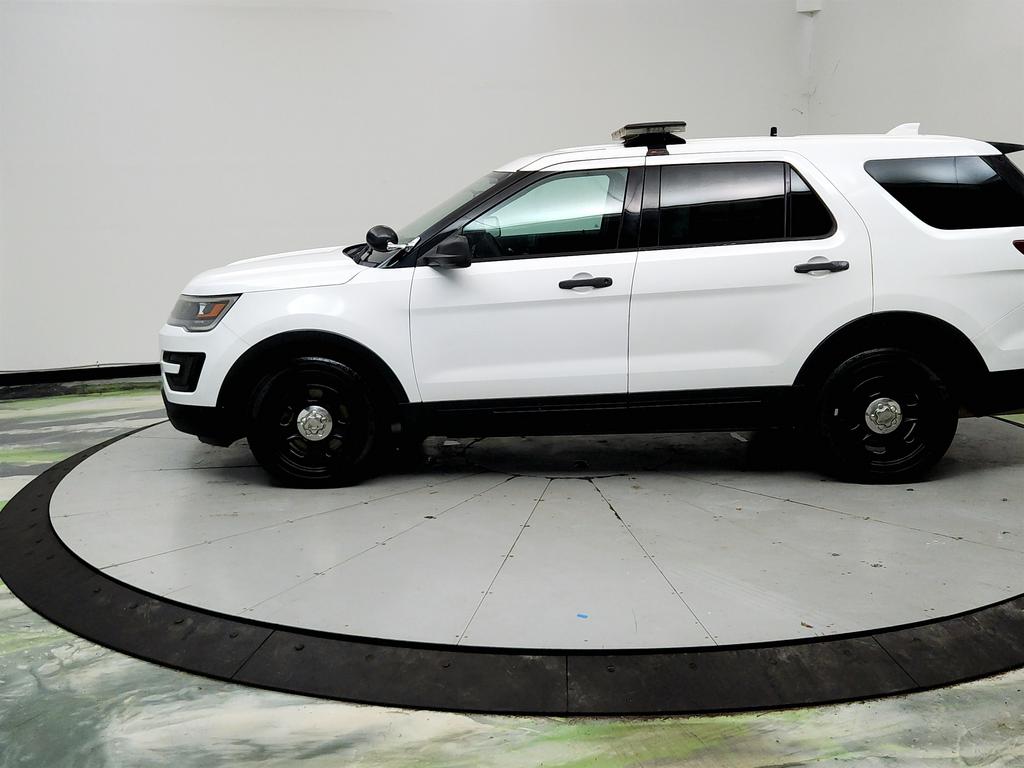 2017 Ford Explorer - $10,500