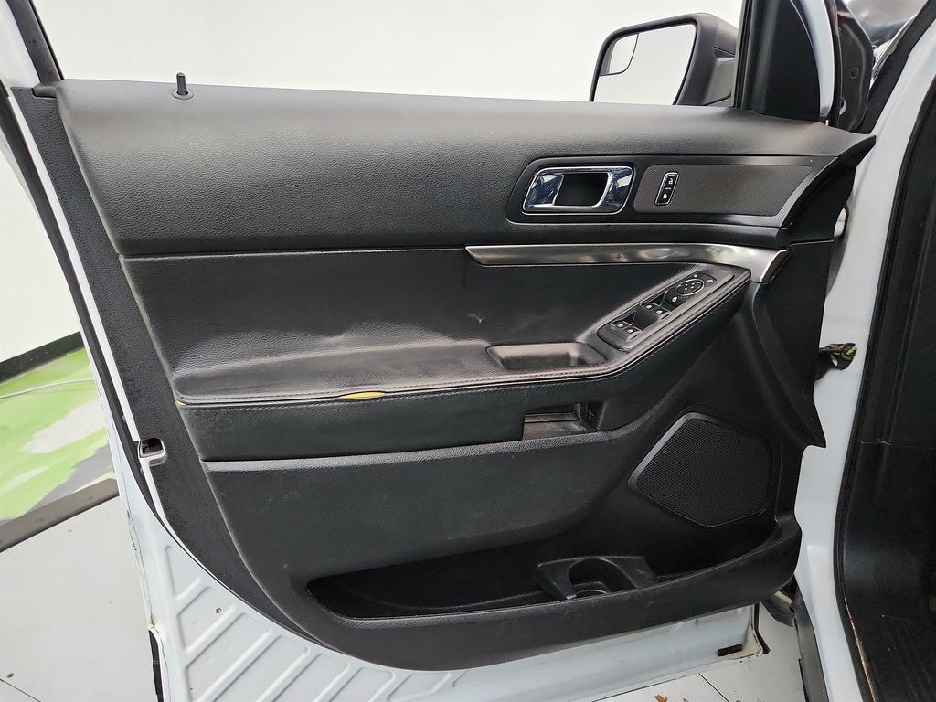 2017 Ford Explorer - $10,500
