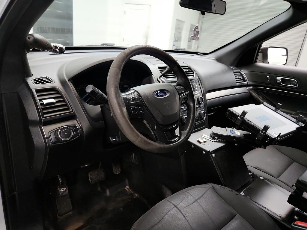 2017 Ford Explorer - $10,500